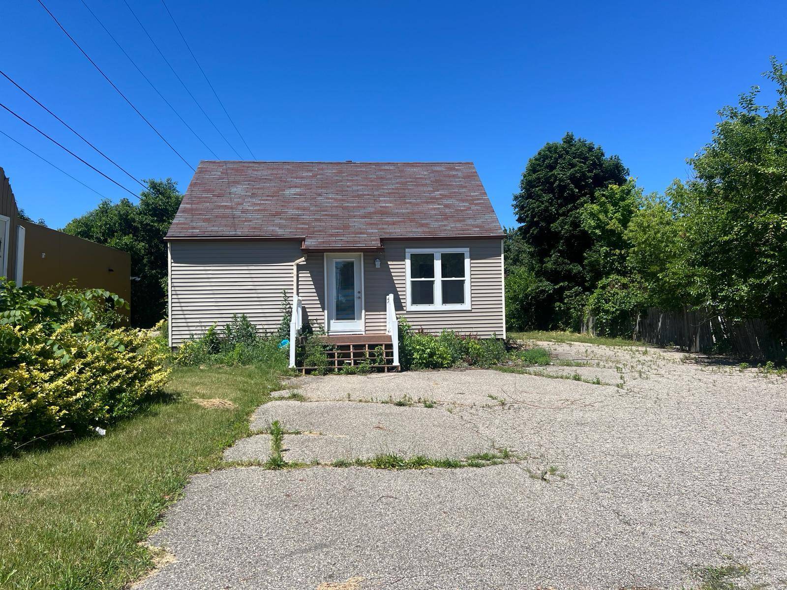 Lansing, MI 48911,5214 S Pennsylvania AVE