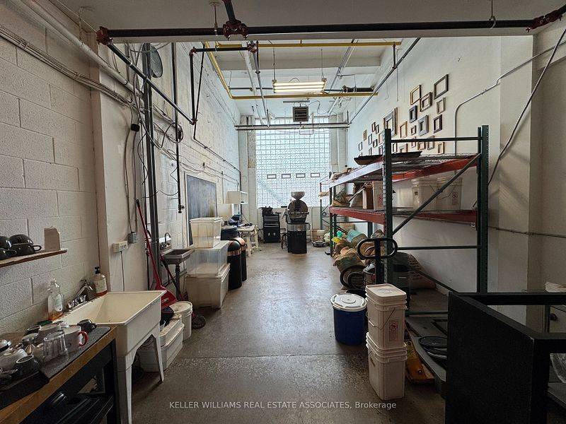 Toronto C01, ON M6R 2B2,163 Sterling RD #161