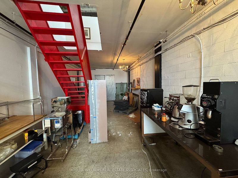 Toronto C01, ON M6R 2B2,163 Sterling RD #161