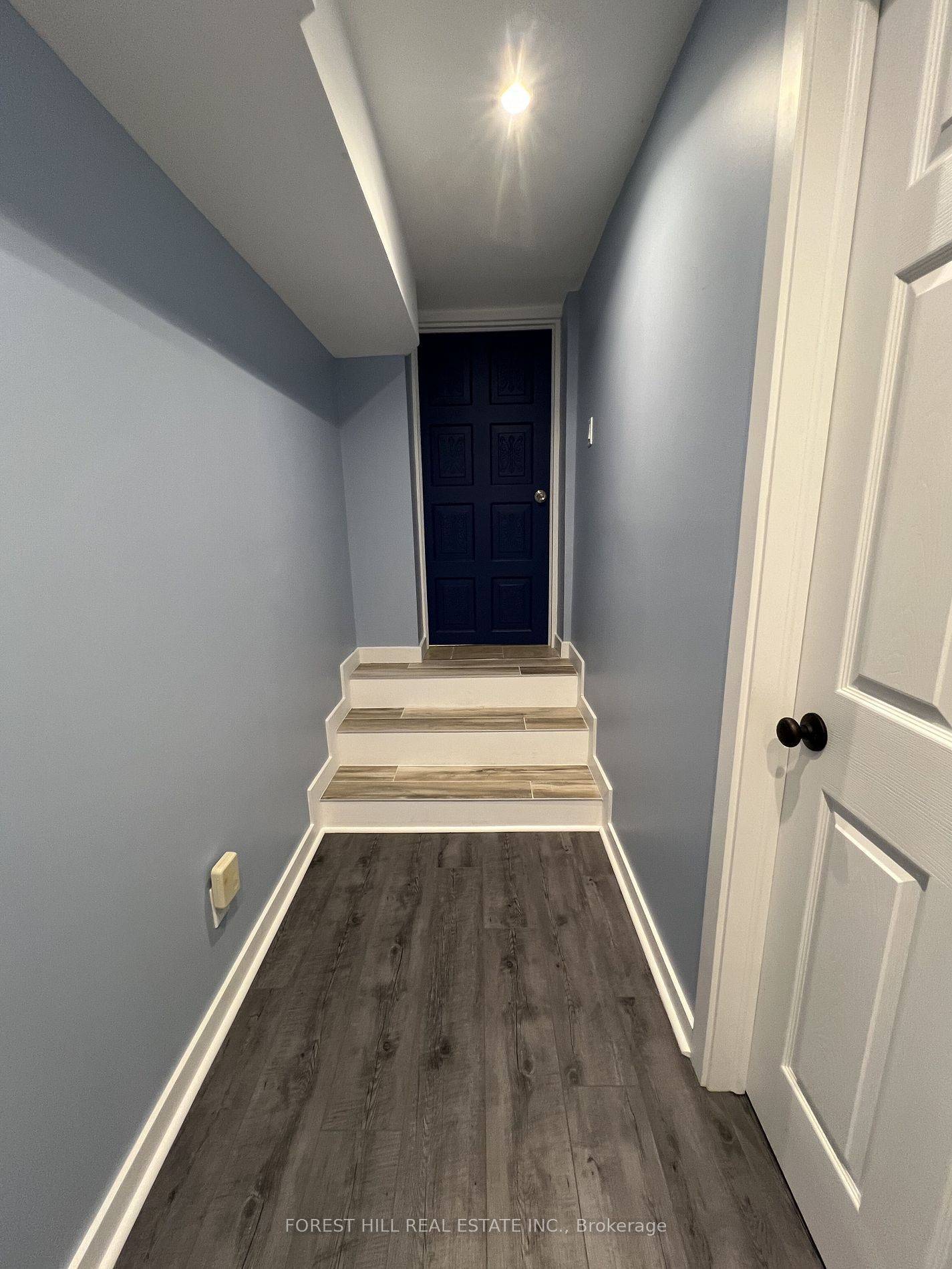 Toronto C02, ON M6G 2G8,168 Tyrrel AVE W #Lower