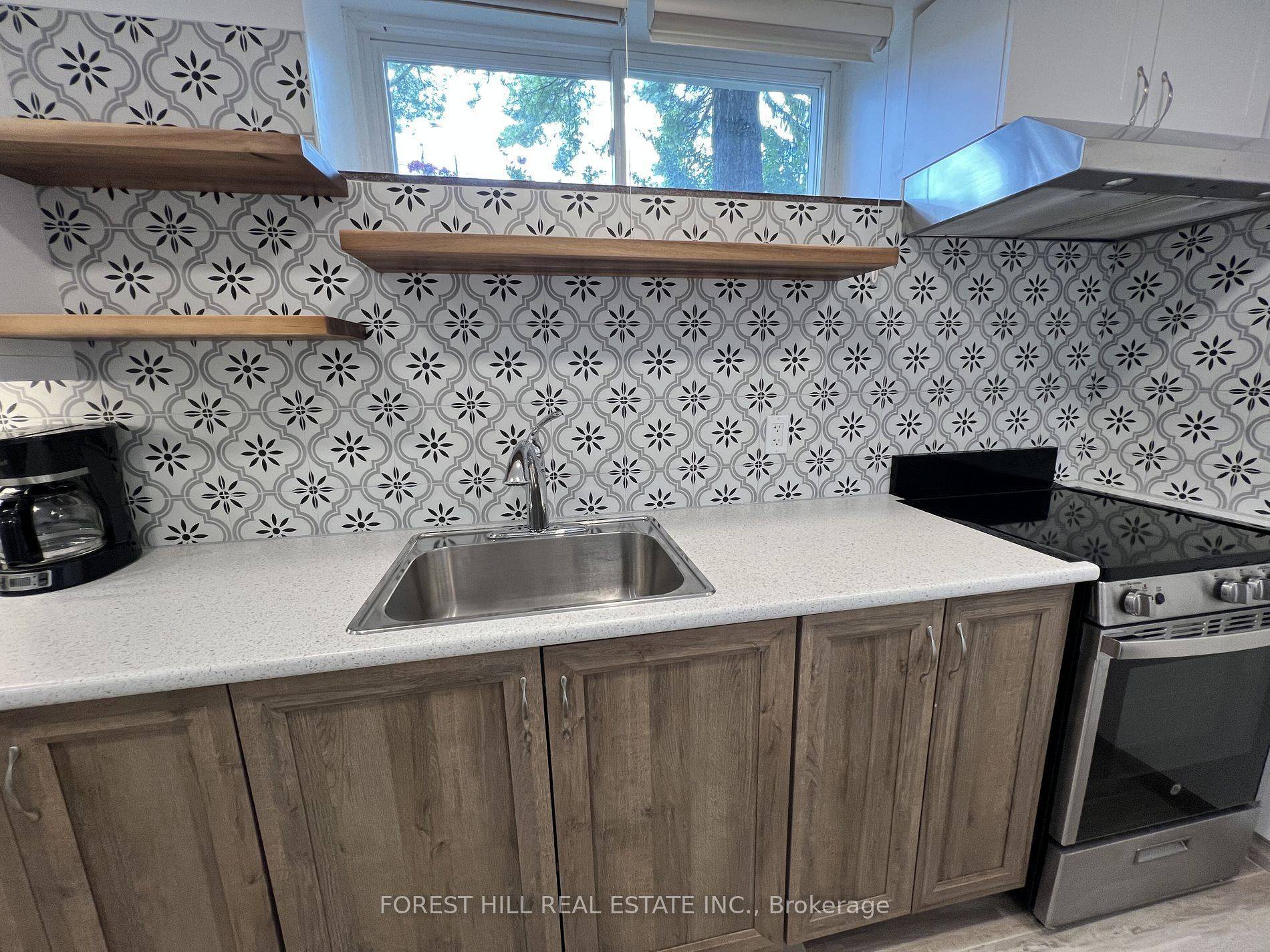 Toronto C02, ON M6G 2G8,168 Tyrrel AVE W #Lower