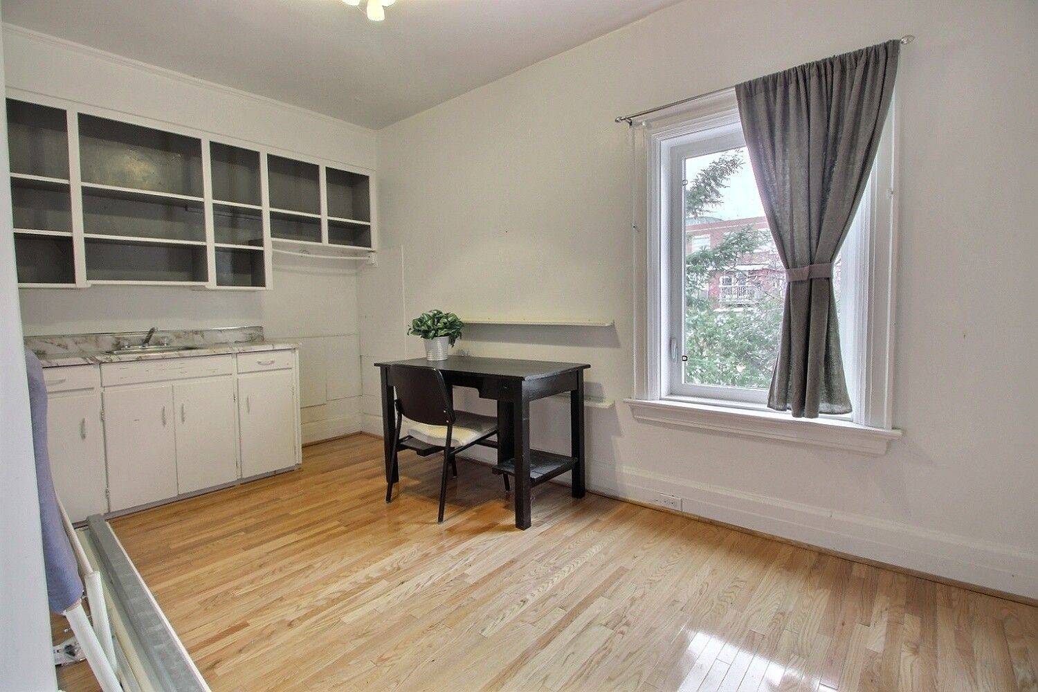 Toronto C01, ON M6K 1W5,62 Moutray ST