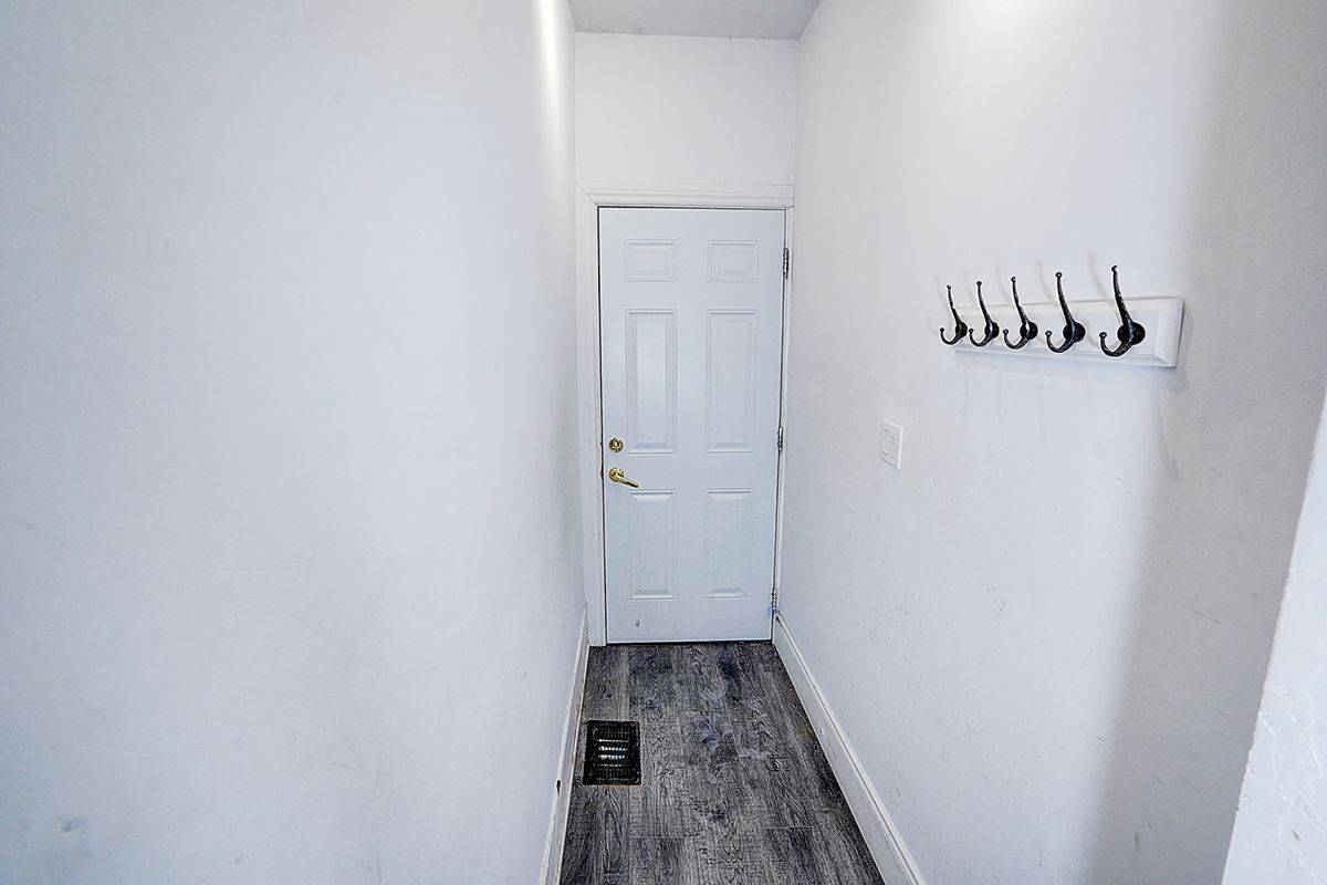 Toronto C01, ON M6H 2P1,20 Concord AVE #Main