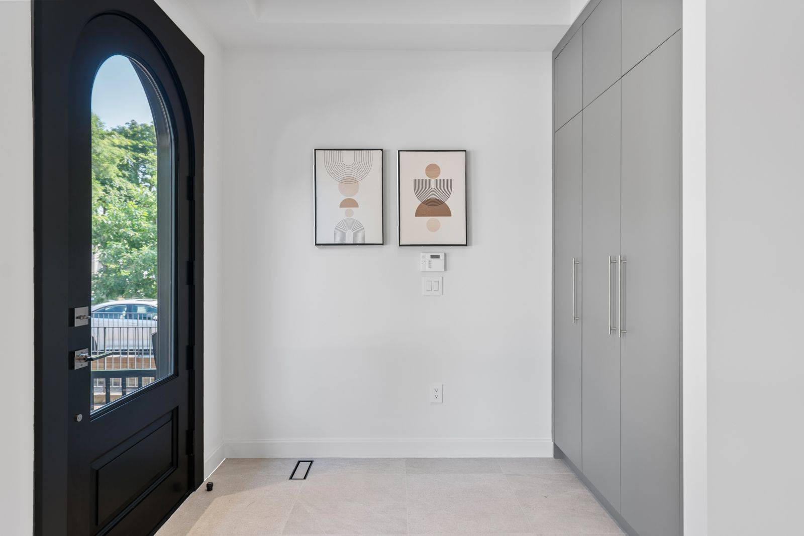 Toronto E03, ON M4C 2R3,85 Holborne AVE