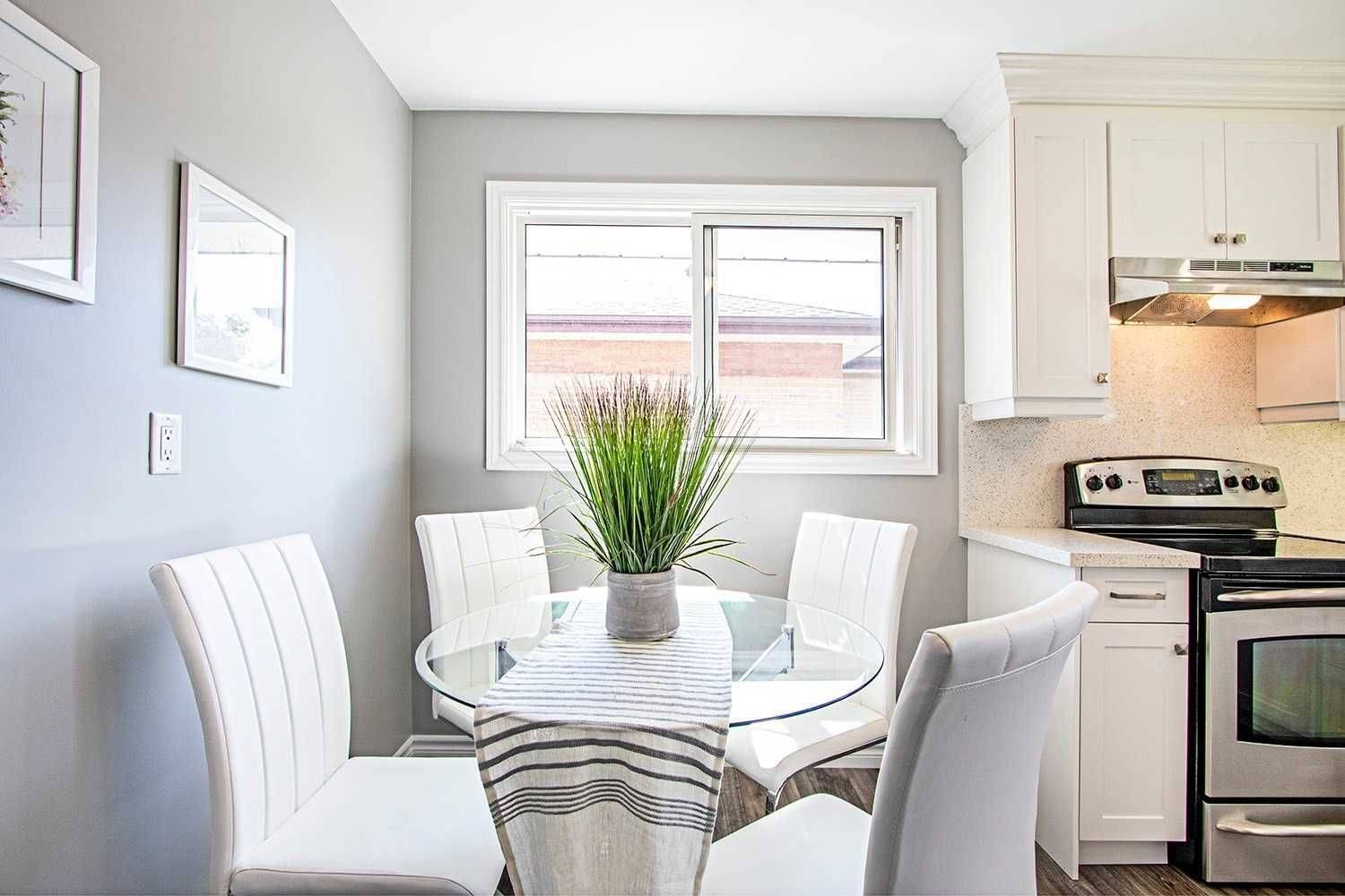 Oshawa, ON L1H 6P6,325 Poplar ST #Main