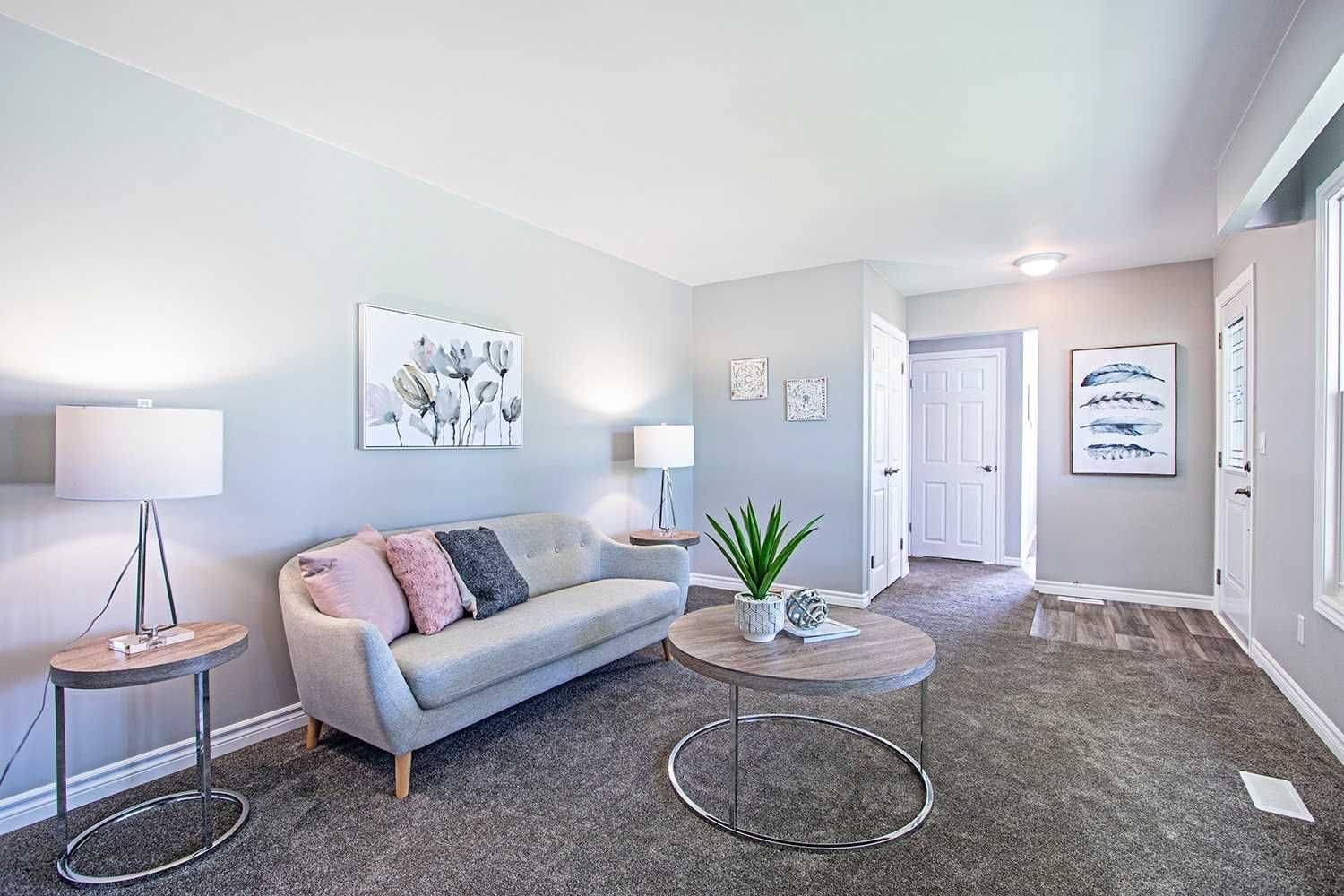 Oshawa, ON L1H 6P6,325 Poplar ST #Main