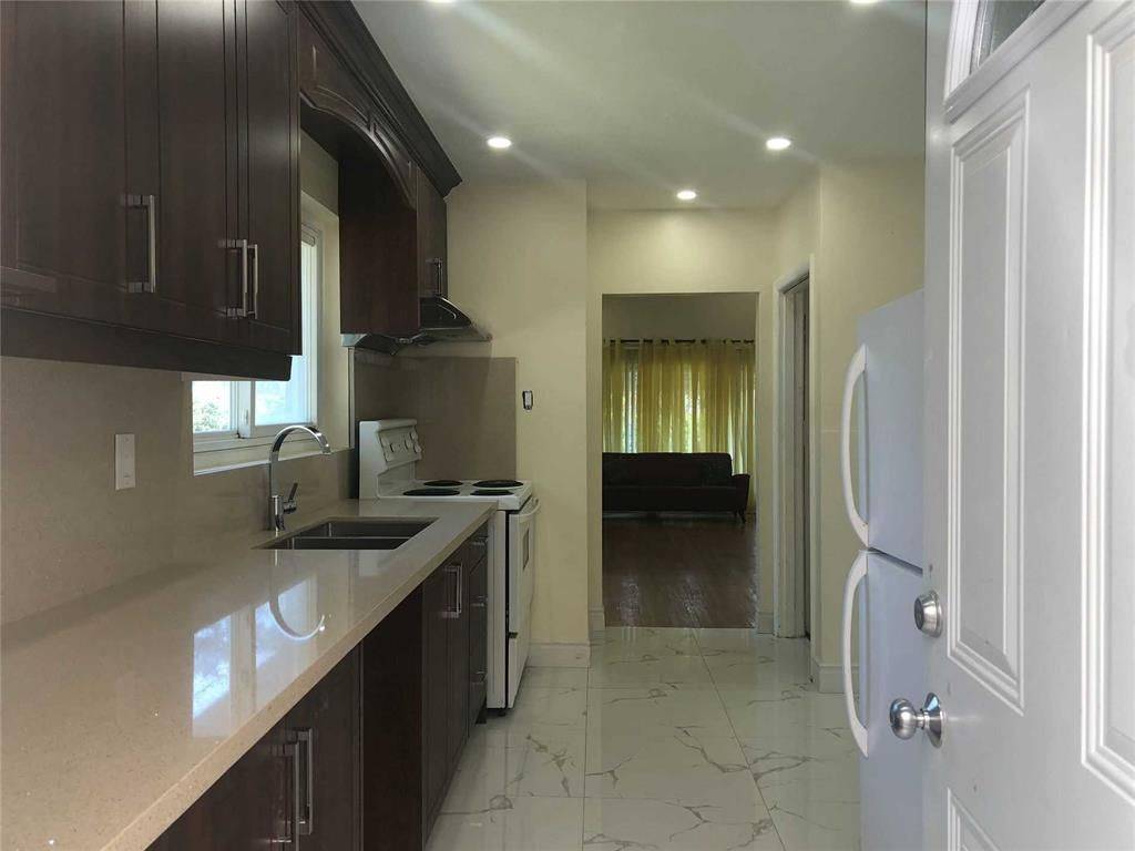 Toronto E09, ON M1G 2K2,95 Thornbeck DR