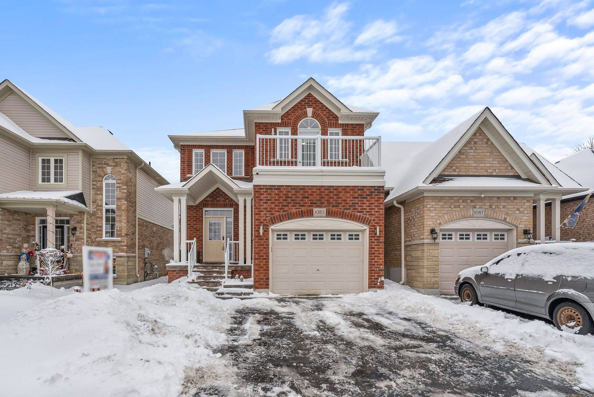 Oshawa, ON L1K 0B7,1083 Glenbourne DR