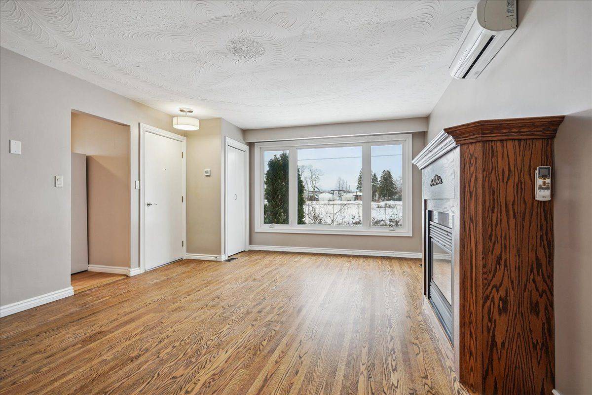 Oshawa, ON L1G 5T2,355 Oshawa BLVD N #2nd Floor