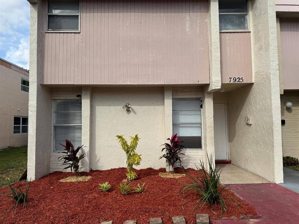 North Lauderdale, FL 33068,7925 SW 9th St #7925