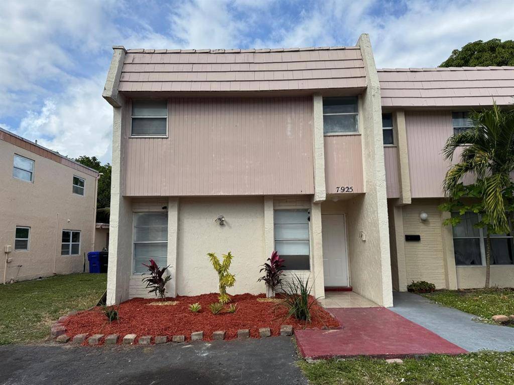 North Lauderdale, FL 33068,7925 SW 9th St #7925