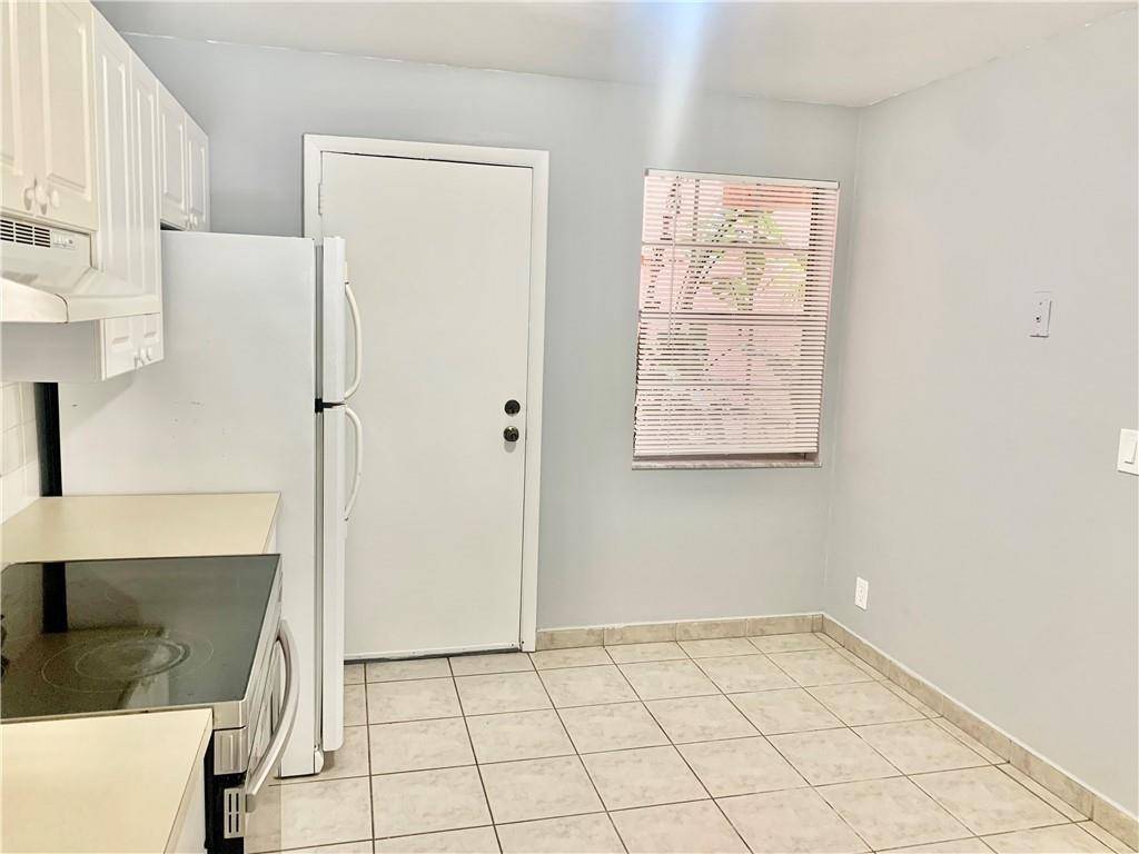 Fort Lauderdale, FL 33311,680 TENNIS CLUB DR #103