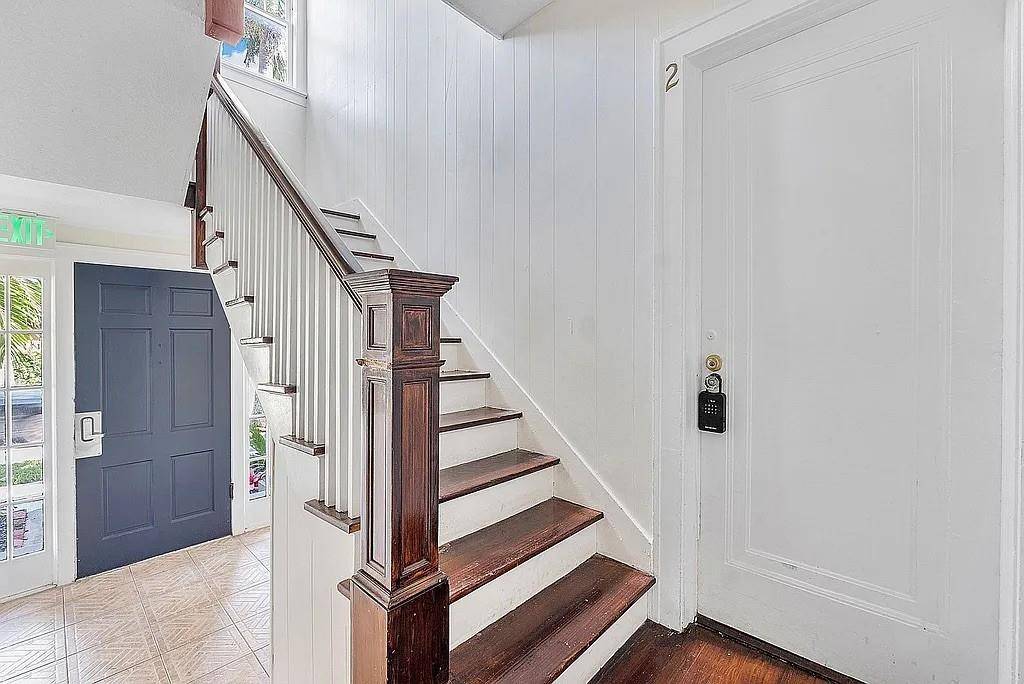 Hollywood, FL 33020,206 S 15th Ave #2