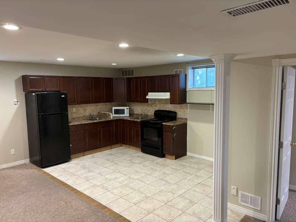 Vaughan, ON L4J 8E9,27 Michael CT ##Basement