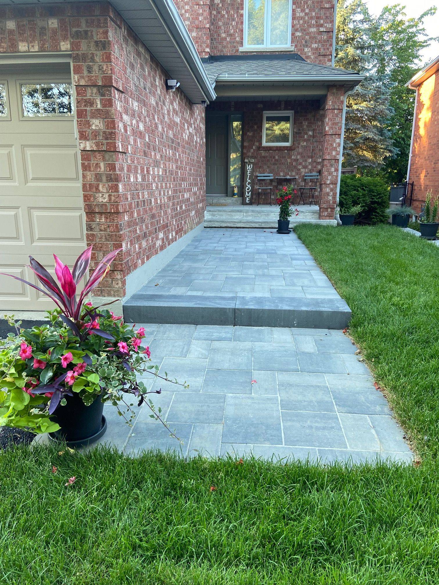 Aurora, ON L4G 6N3,50 Buttonwood TRL