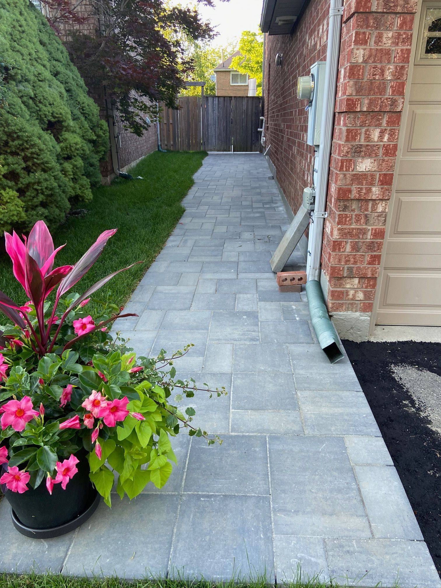 Aurora, ON L4G 6N3,50 Buttonwood TRL