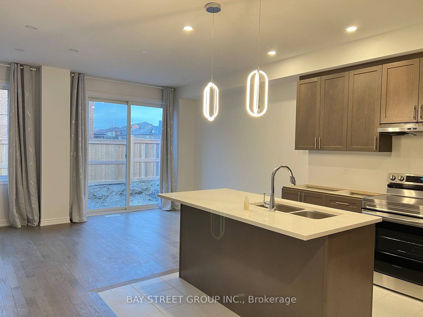 Whitchurch-stouffville, ON L4A 5G2,8 Brofarm LN