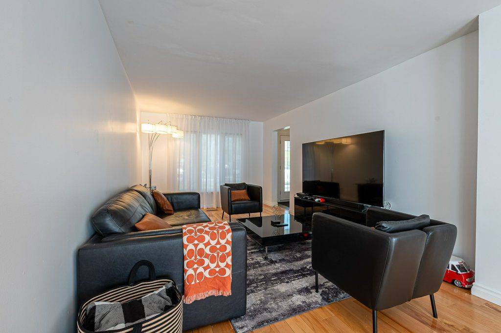 New Tecumseth, ON L9R 1M6,23 Morrow DR