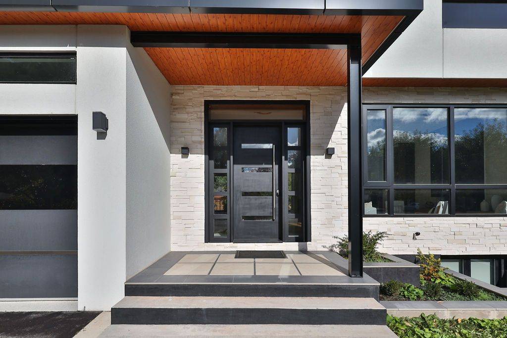 Oakville, ON L6L 3S3,431 Sandlewood RD