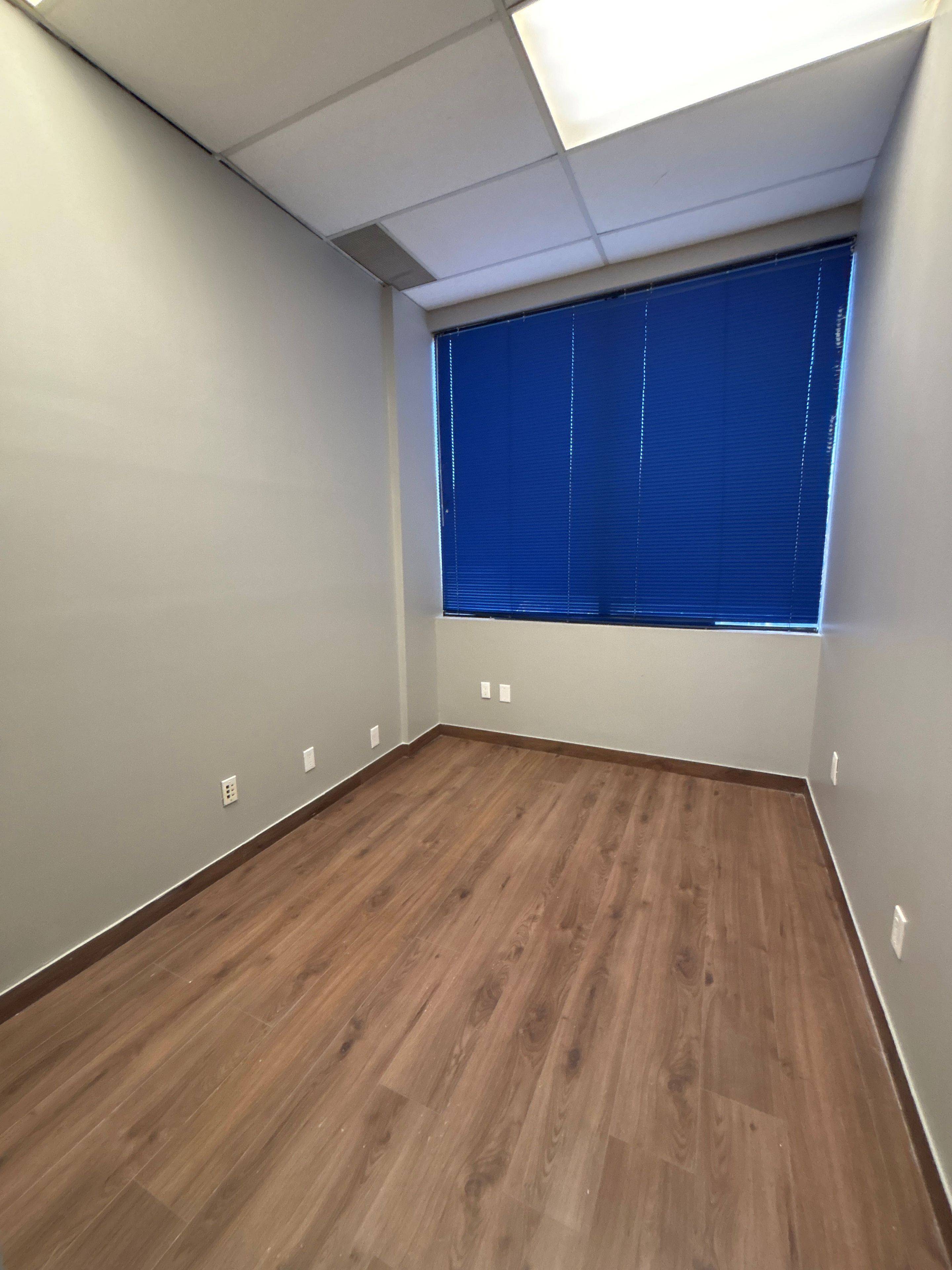 Mississauga, ON L4Y 2B8,1090 Dundas ST E #101A