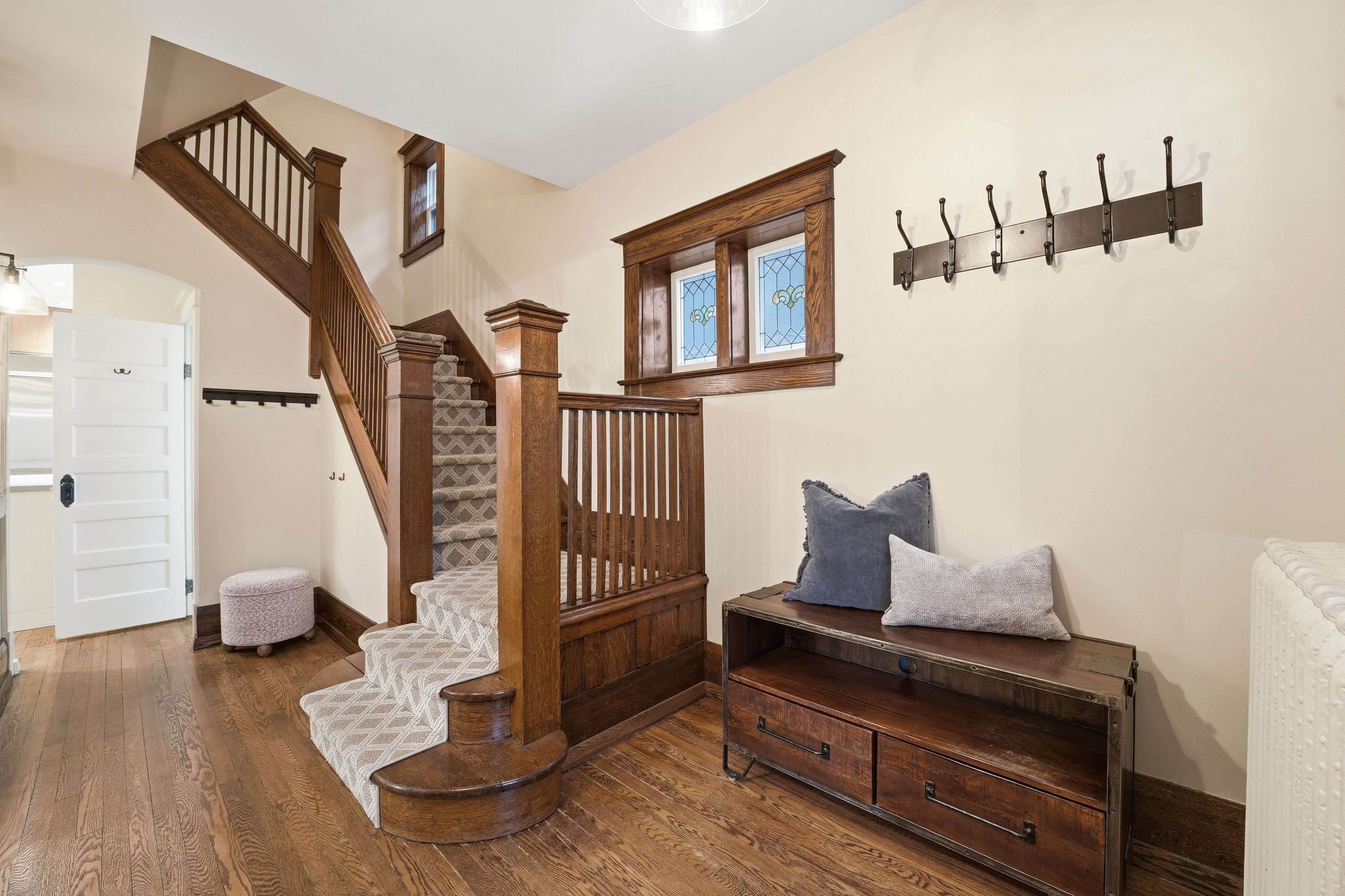 Toronto W01, ON M6R 1R8,187 Grenadier RD