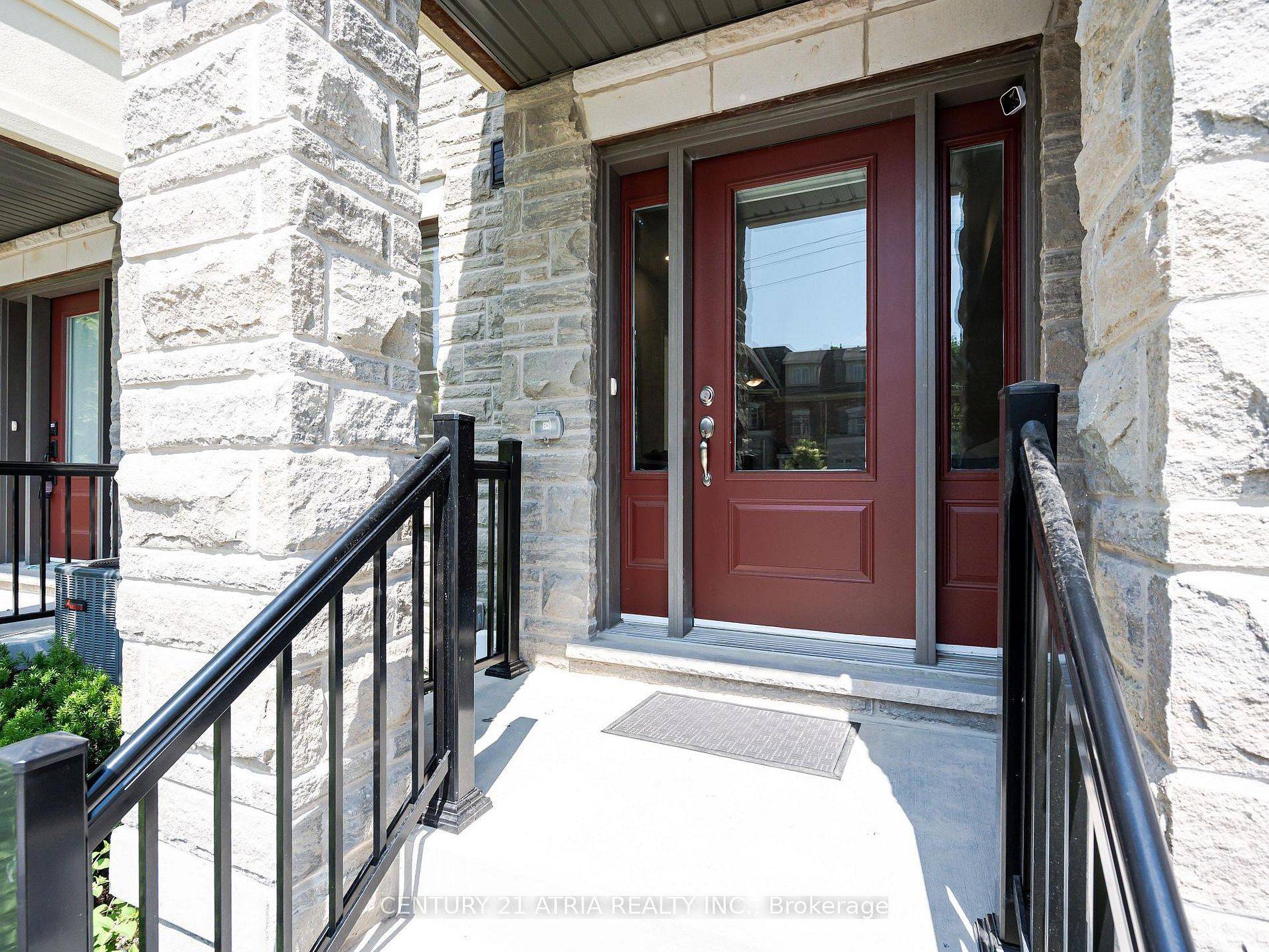 Mississauga, ON L5M 1X8,38 Main ST