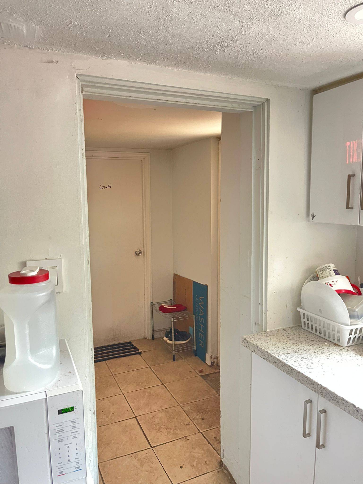 Toronto W04, ON M9N 1S5,14 Cardell AVE