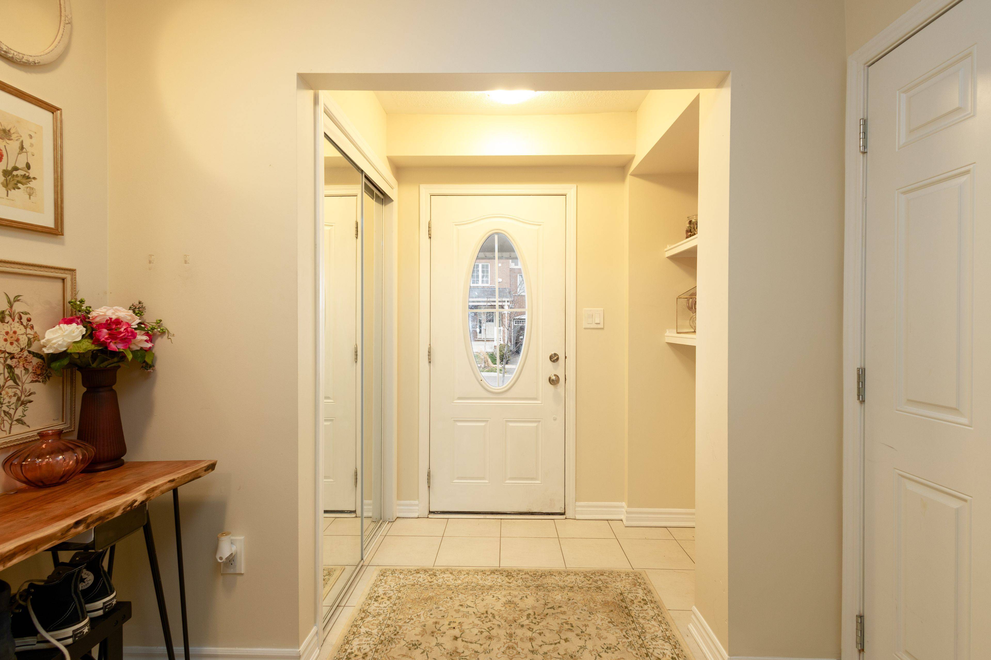 Milton, ON L9E 1G4,75 Bond Head CT