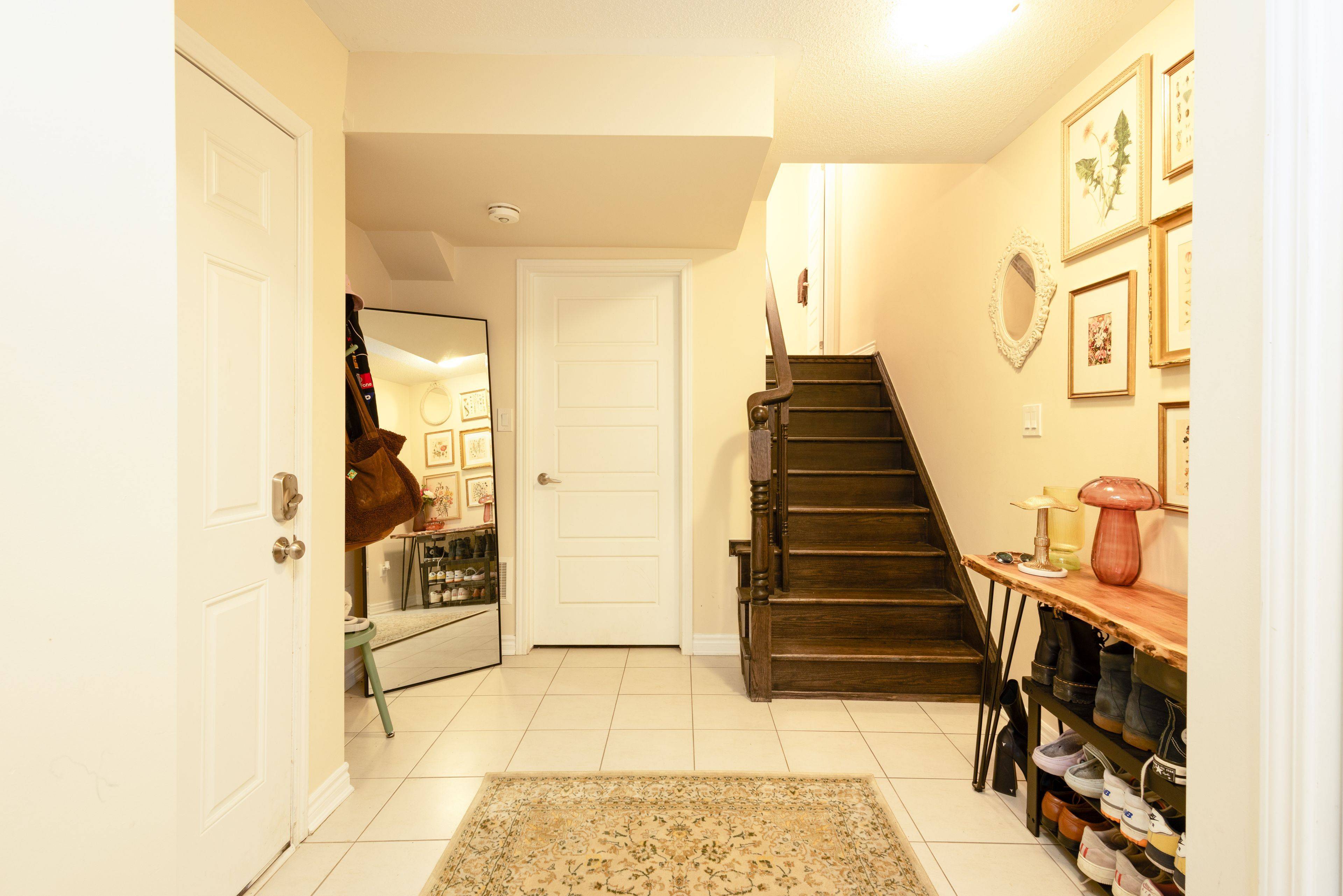 Milton, ON L9E 1G4,75 Bond Head CT