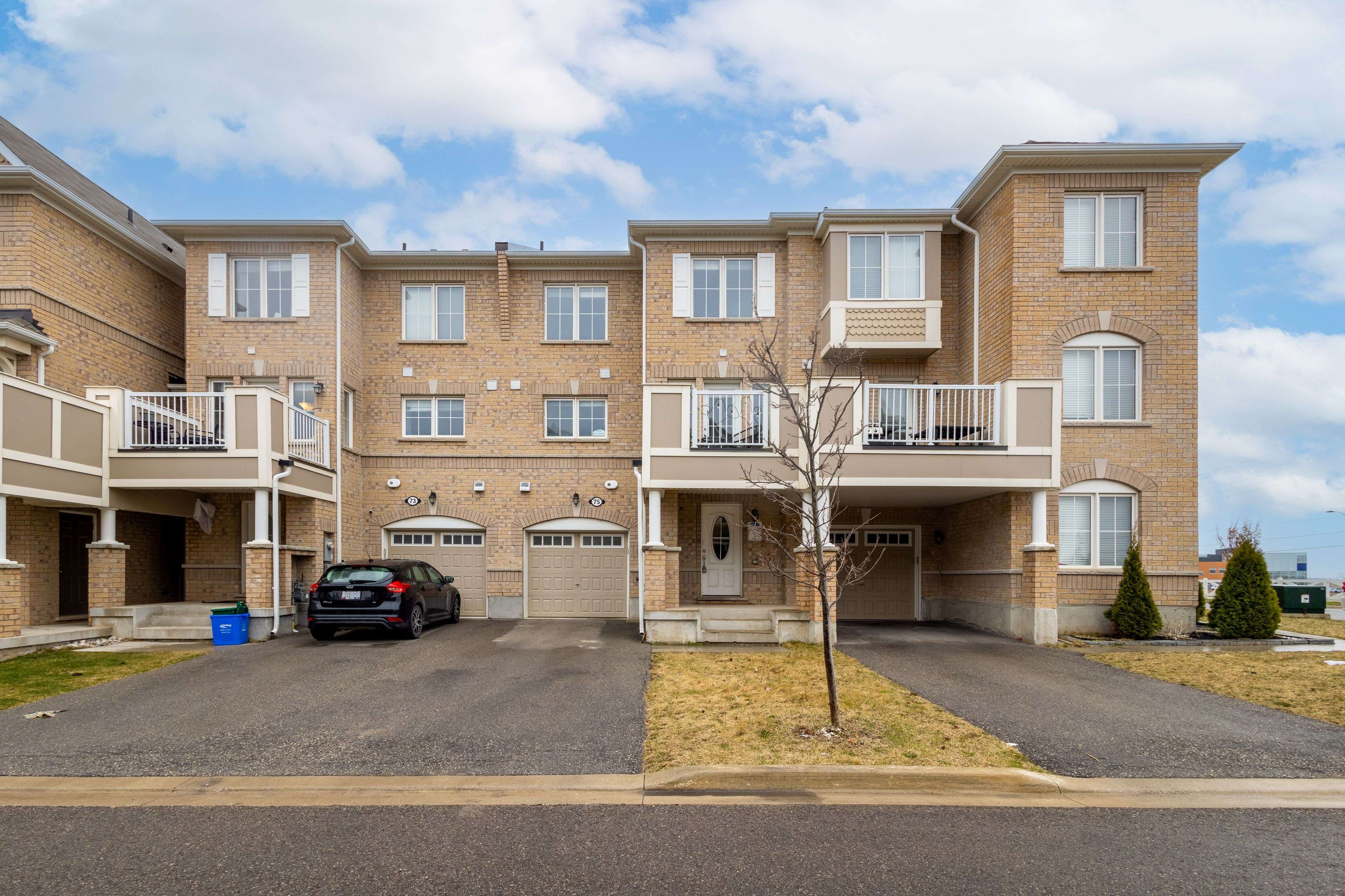 Milton, ON L9E 1G4,75 Bond Head CT