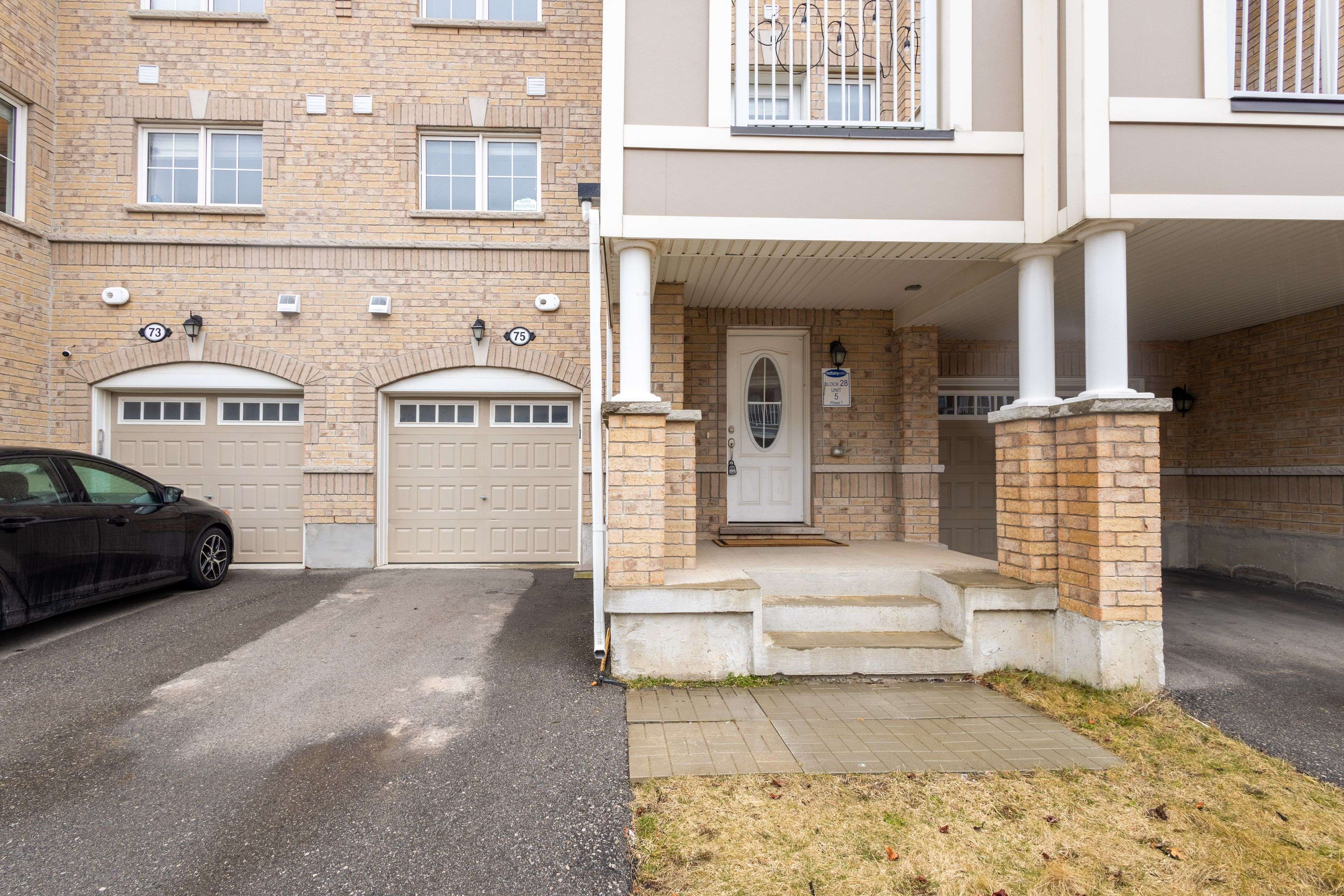 Milton, ON L9E 1G4,75 Bond Head CT