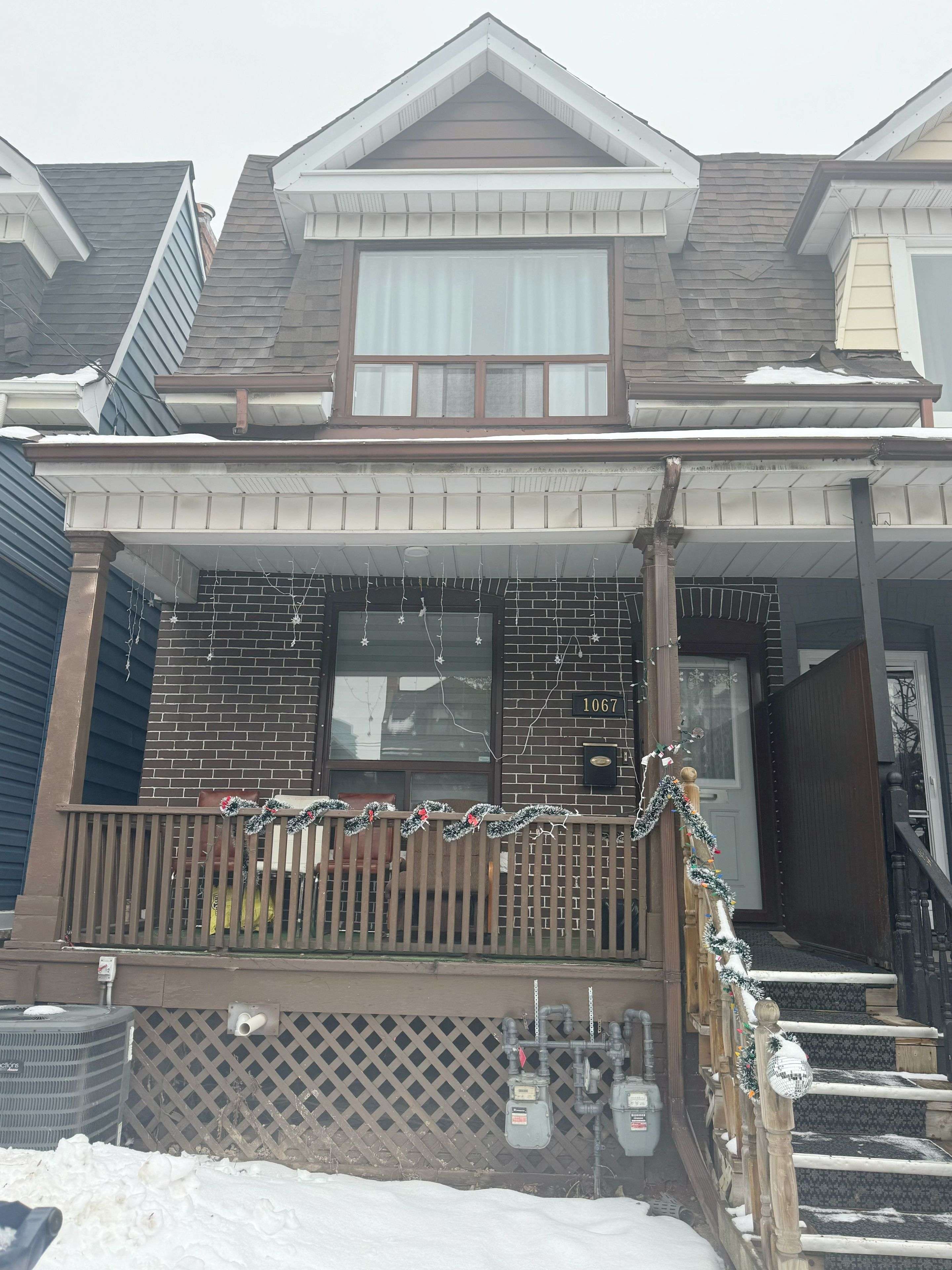 Toronto W02, ON M6H 2X7,1067 Dovercourt RD #2nd floor