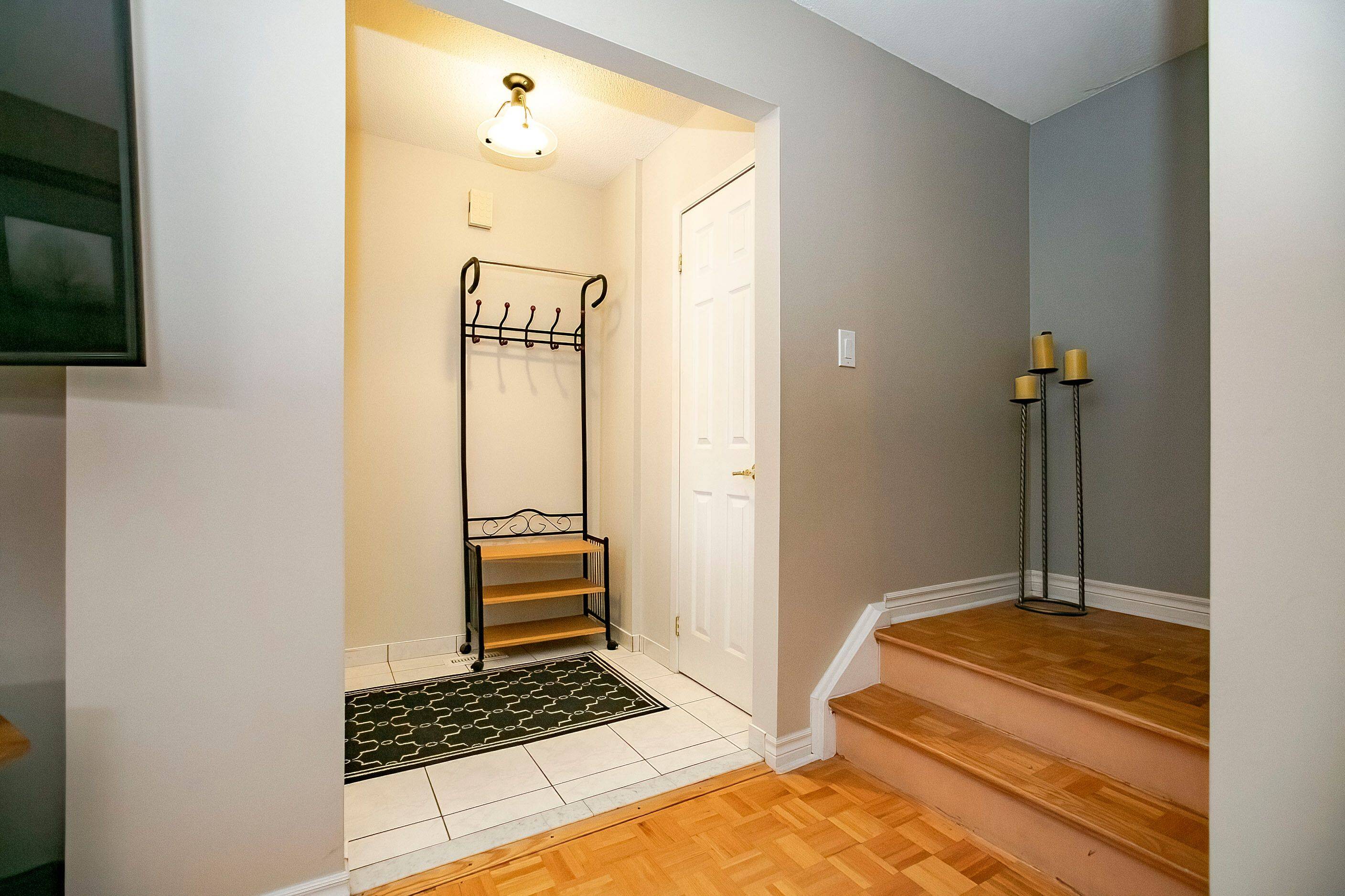 Brampton, ON L6X 3N2,57 Ecclestone DR