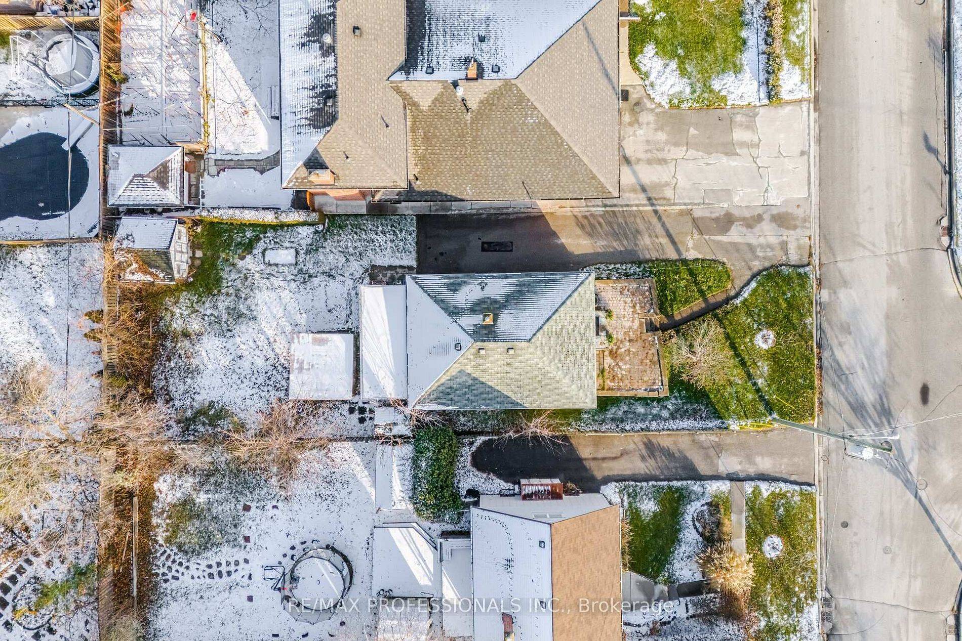 Toronto W06, ON M8W 2E3,10 Avalon RD