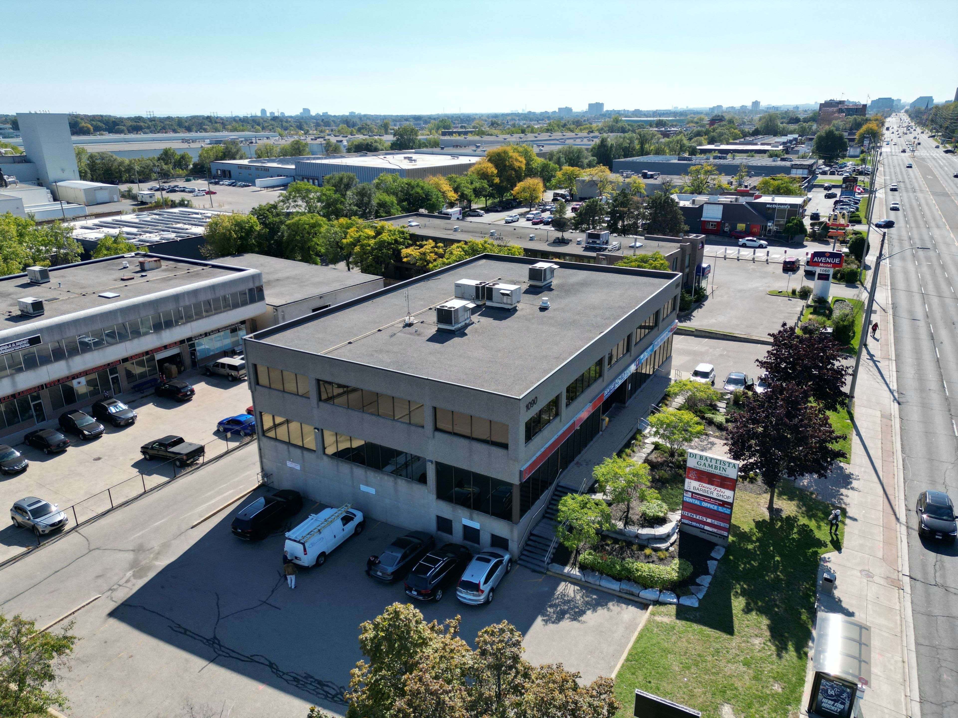 Mississauga, ON L4Y 2B8,1090 Dundas ST E #107