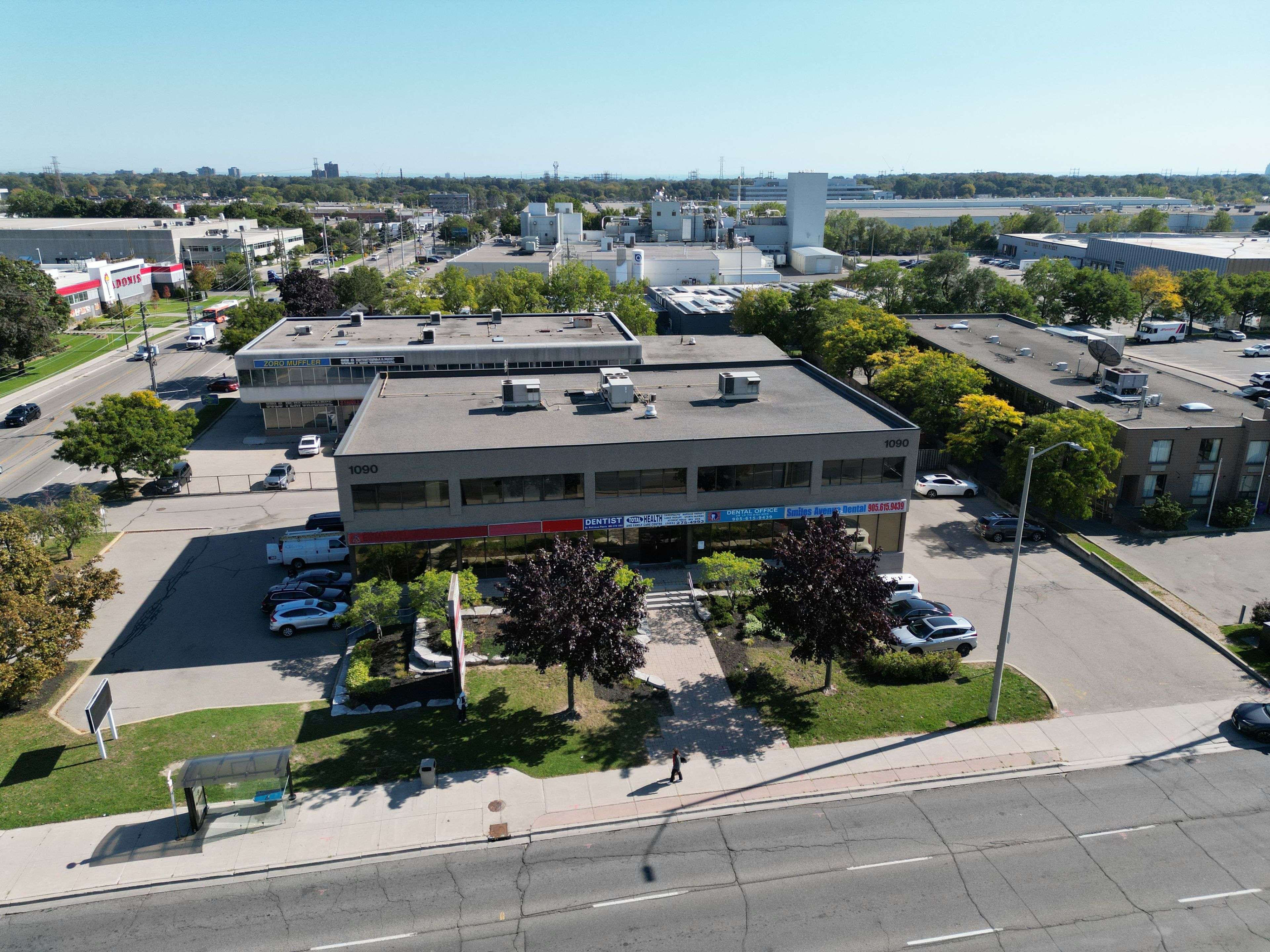 Mississauga, ON L4Y 2B8,1090 Dundas ST E #107