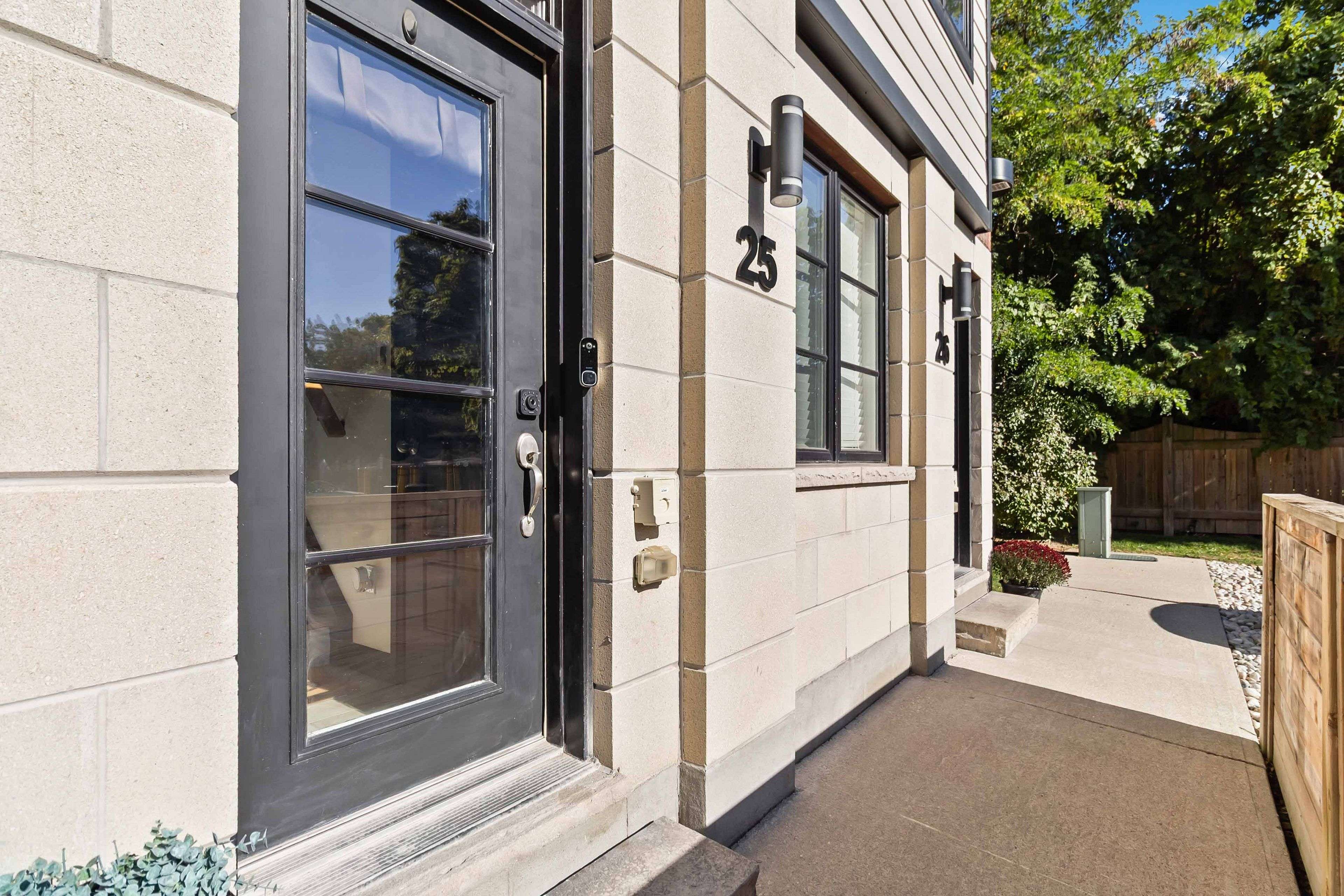 Burlington, ON L7T 2C9,405 Plains RD E #25