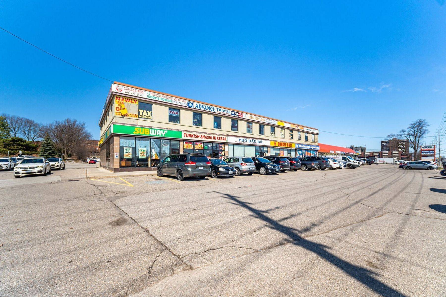 Mississauga, ON L4Y 2C4,1125 Dundas ST E #10