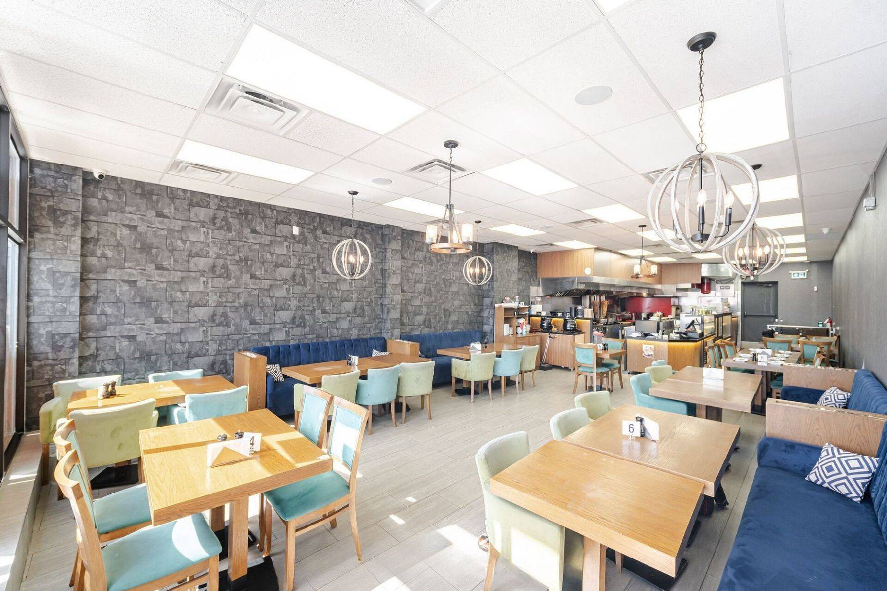 Mississauga, ON L4Y 2C4,1125 Dundas ST E #10