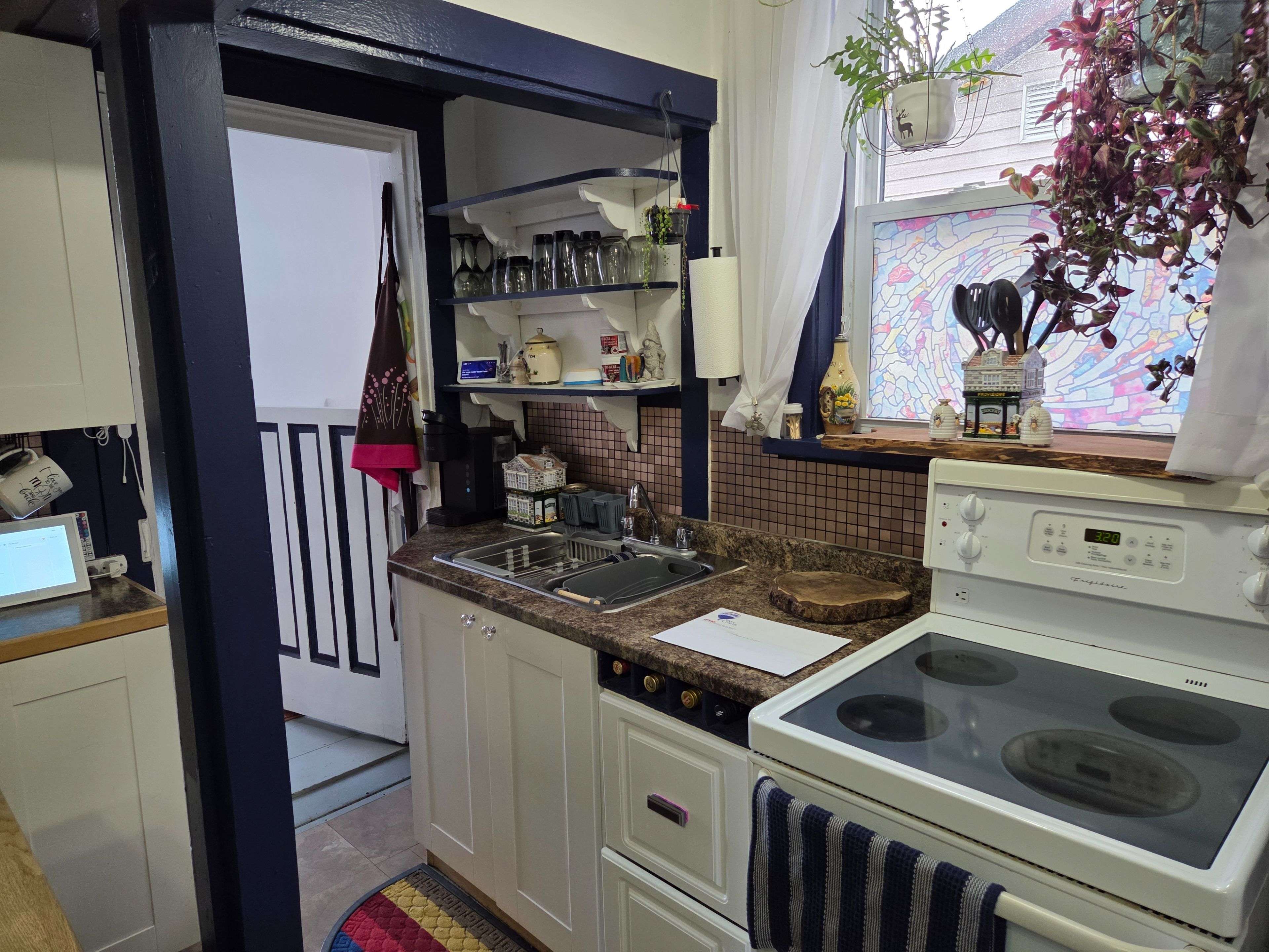 Peterborough, ON K9H 3T7,870 George ST N