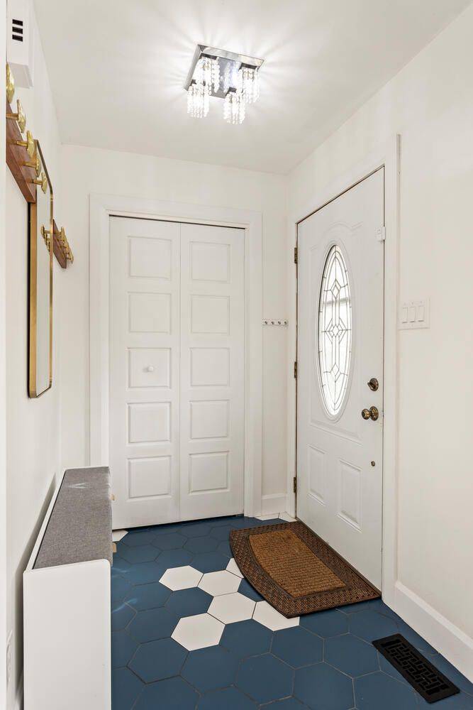 London South, ON N5Z 4L6,20 Lochern RD