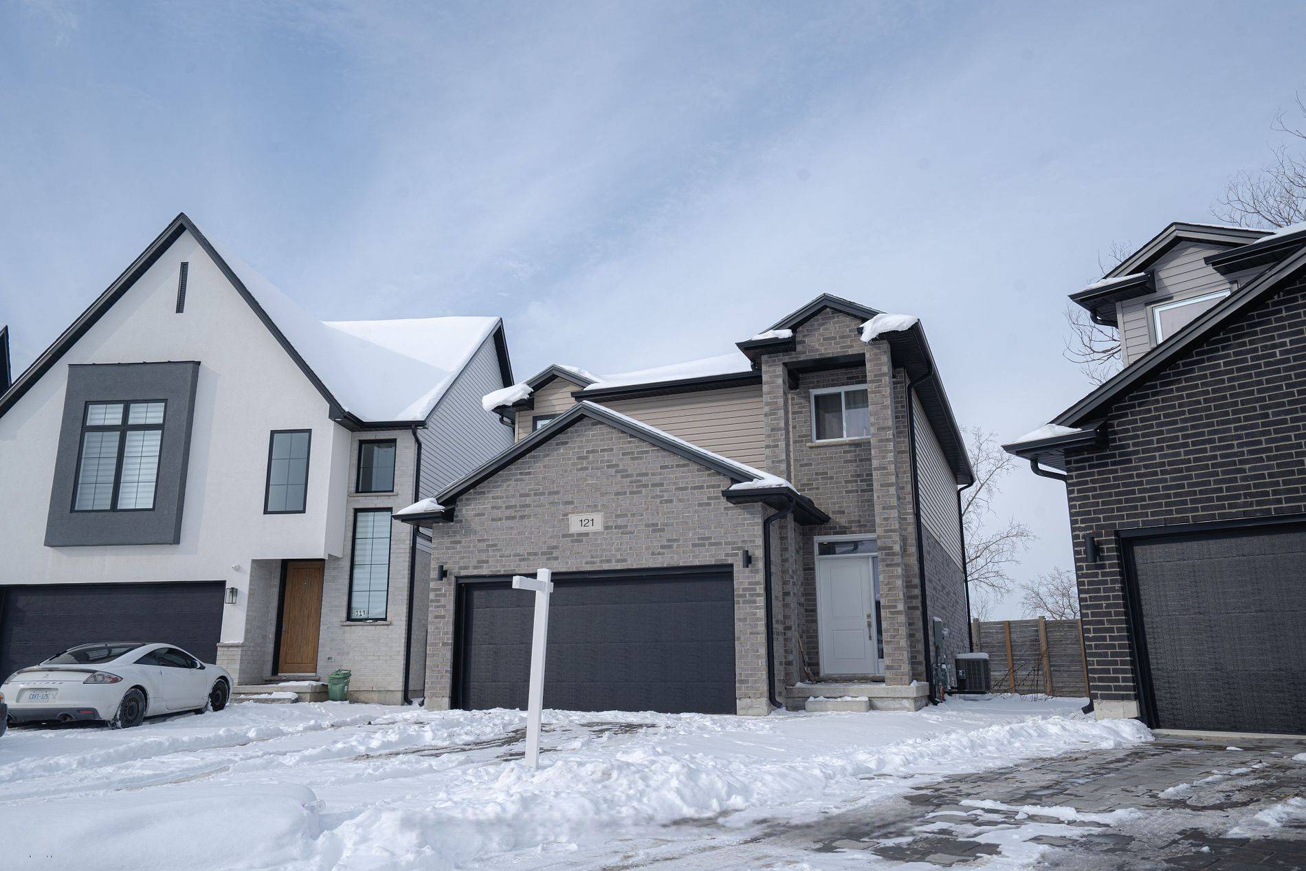 London East, ON N5V 0C9,121 Marconi CT