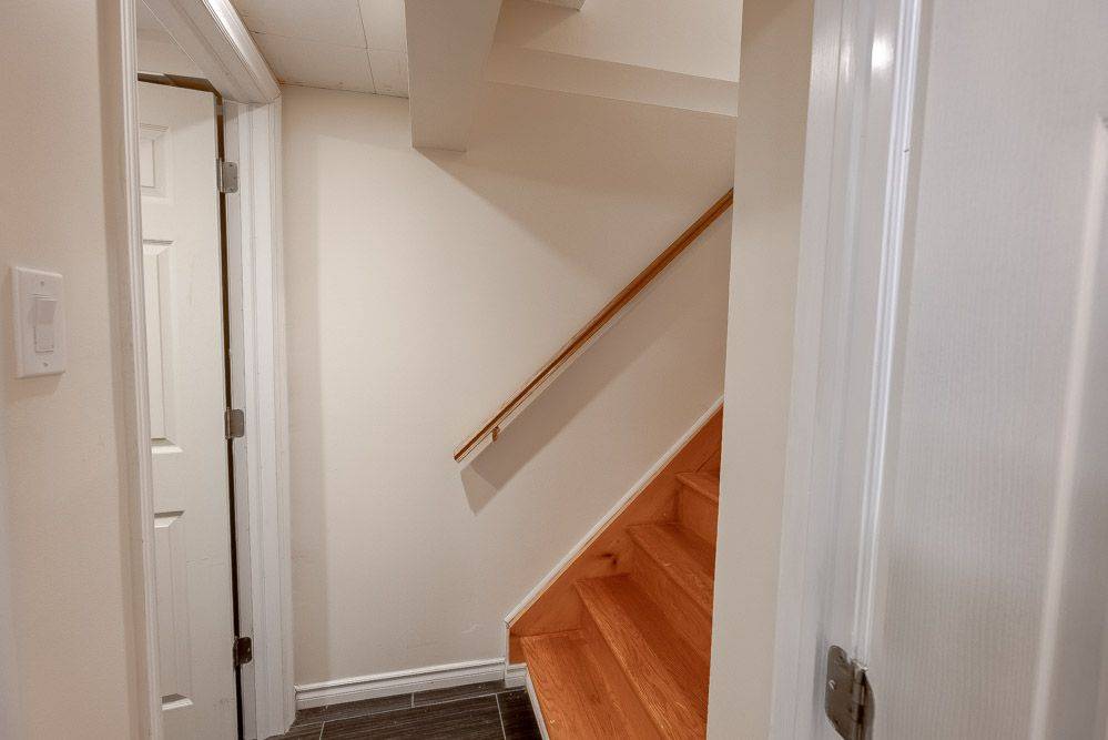 Kanata, ON K2L 1M7,196 Old Colony RD #B