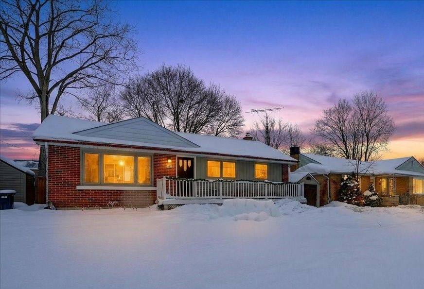 Waterloo, ON N2J 2S3,83 Elgin CRES