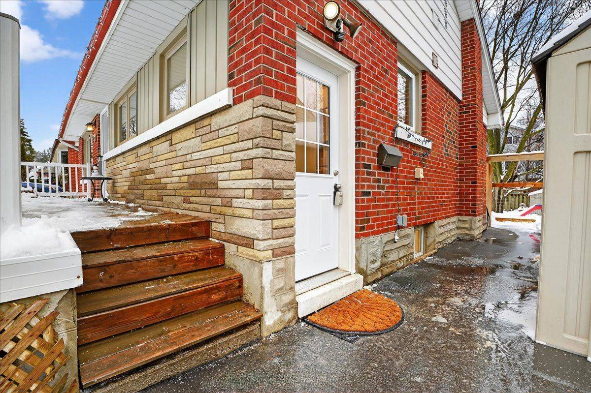 Waterloo, ON N2J 2S3,83 Elgin CRES