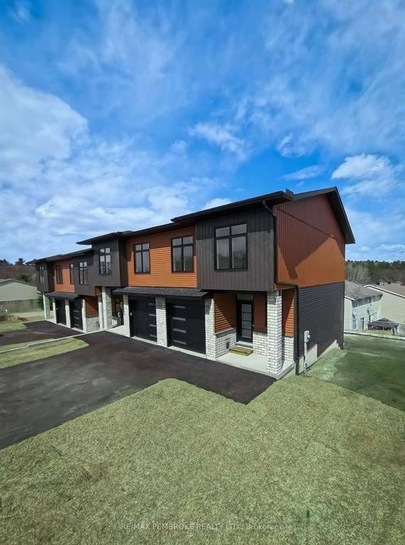 Petawawa, ON K8H 3N4,11 NORTHBROOK ST