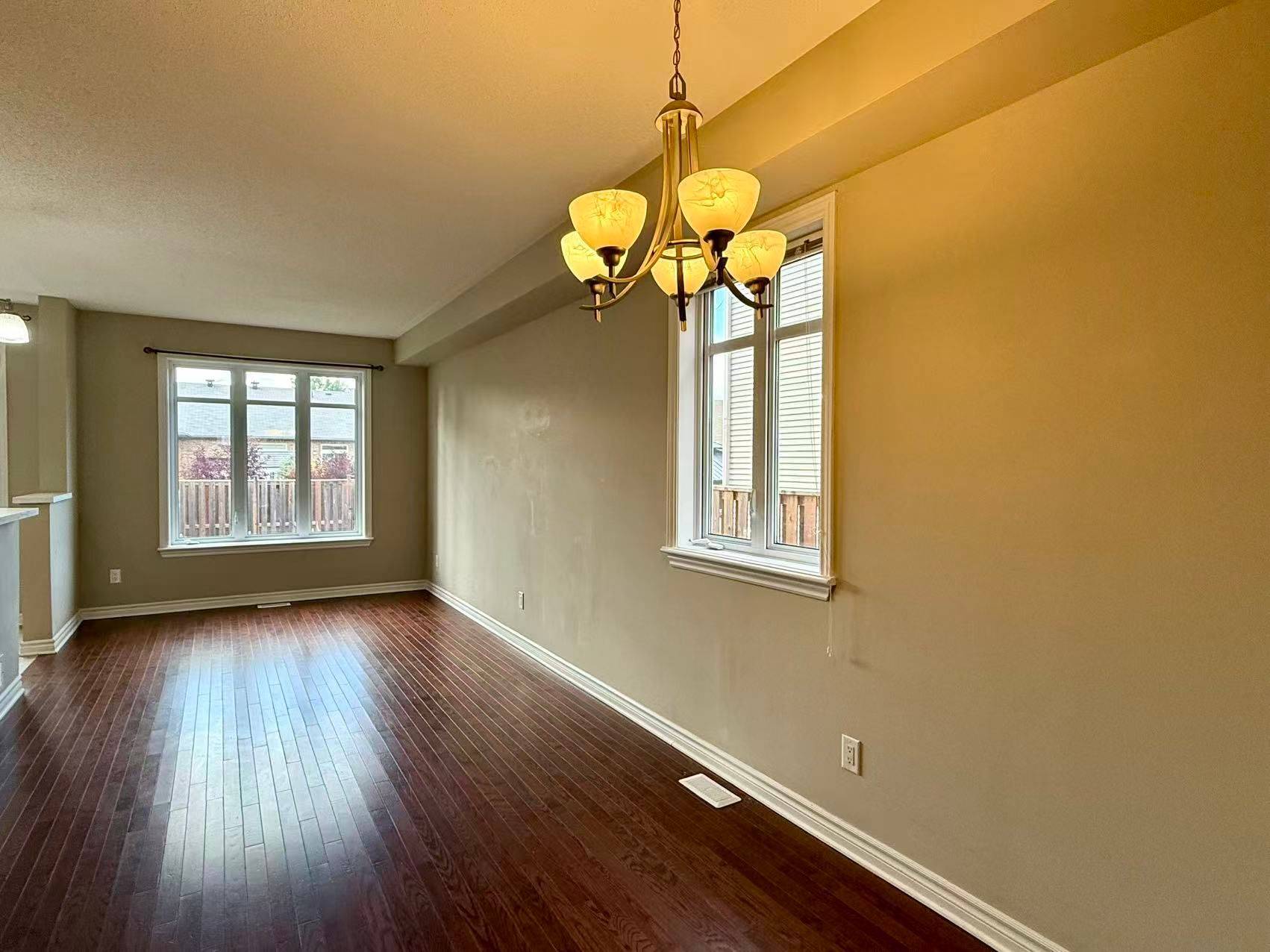 Kanata, ON K2W 0E3,949 KLONDIKE RD