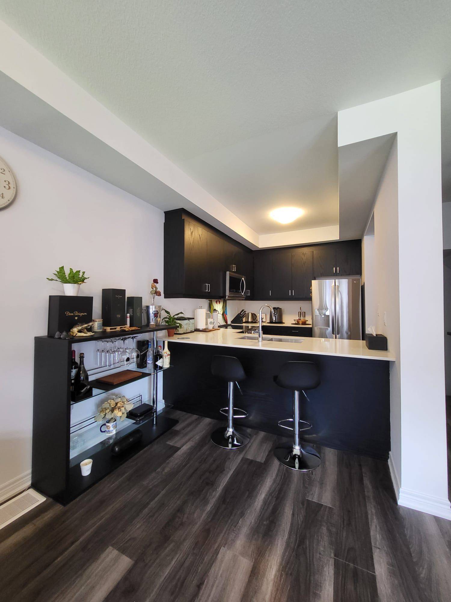 Hamilton, ON L8H 0B3,575 Woodward AVE #77