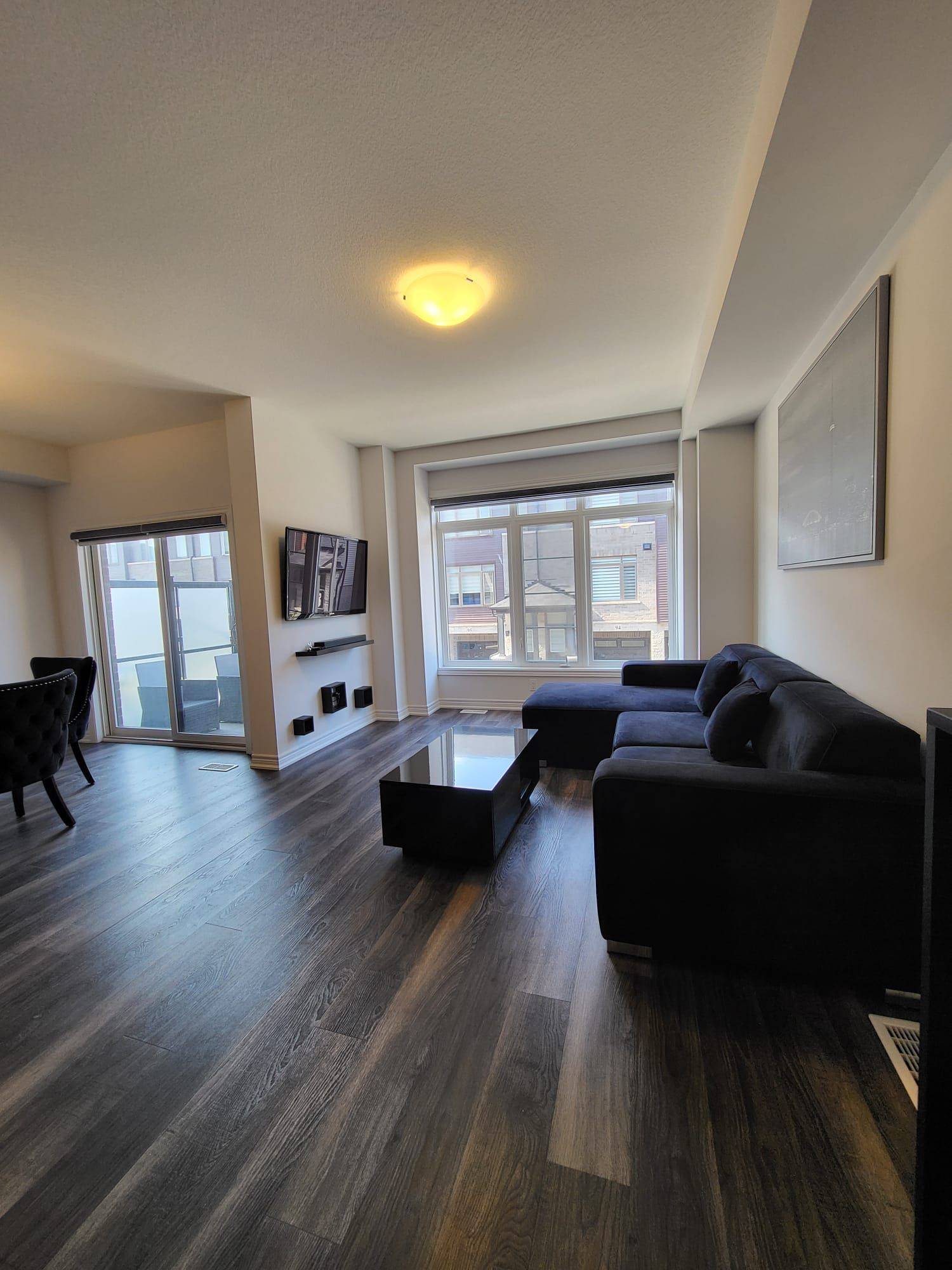 Hamilton, ON L8H 0B3,575 Woodward AVE #77