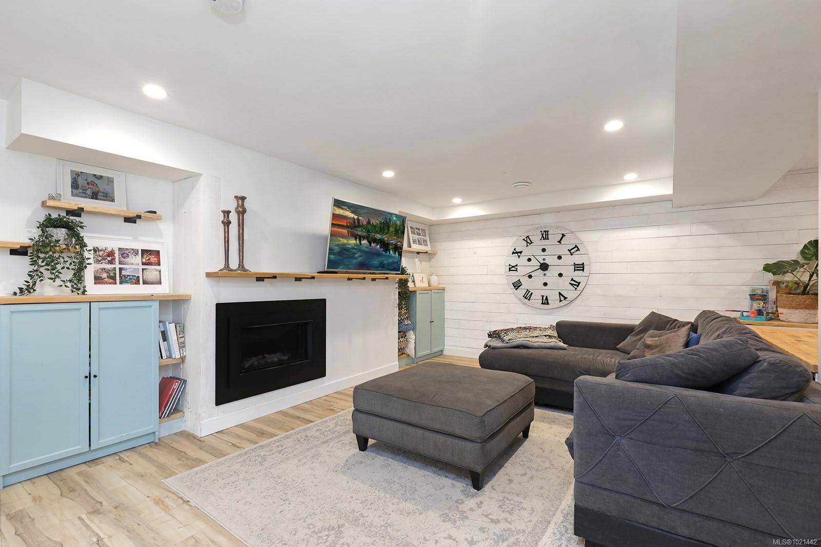 Fanny Bay, BC V0R 1W0,7703 Tozer Rd